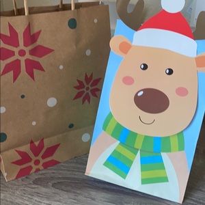 **Free Gift Bags with Holiday Purchase